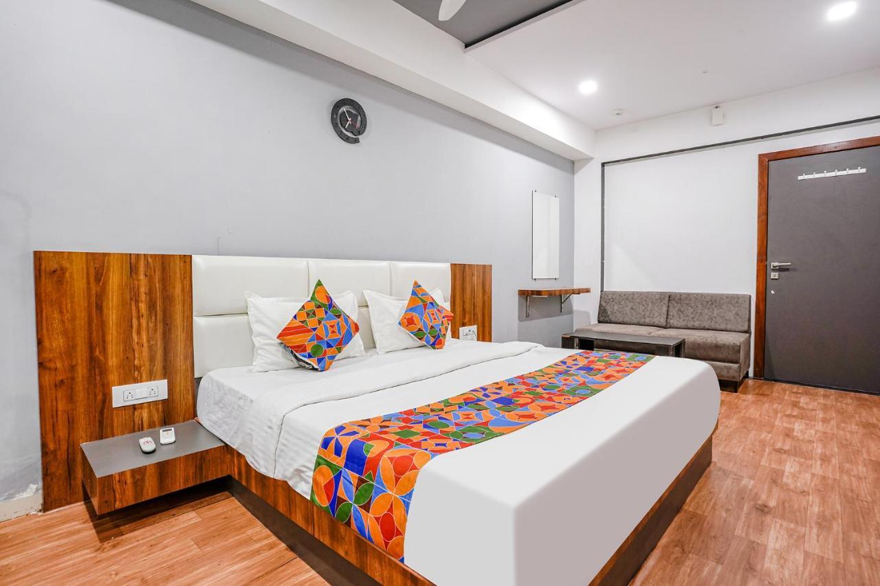 Fabhotel The Valentine - Udhna Road Surate Exterior foto