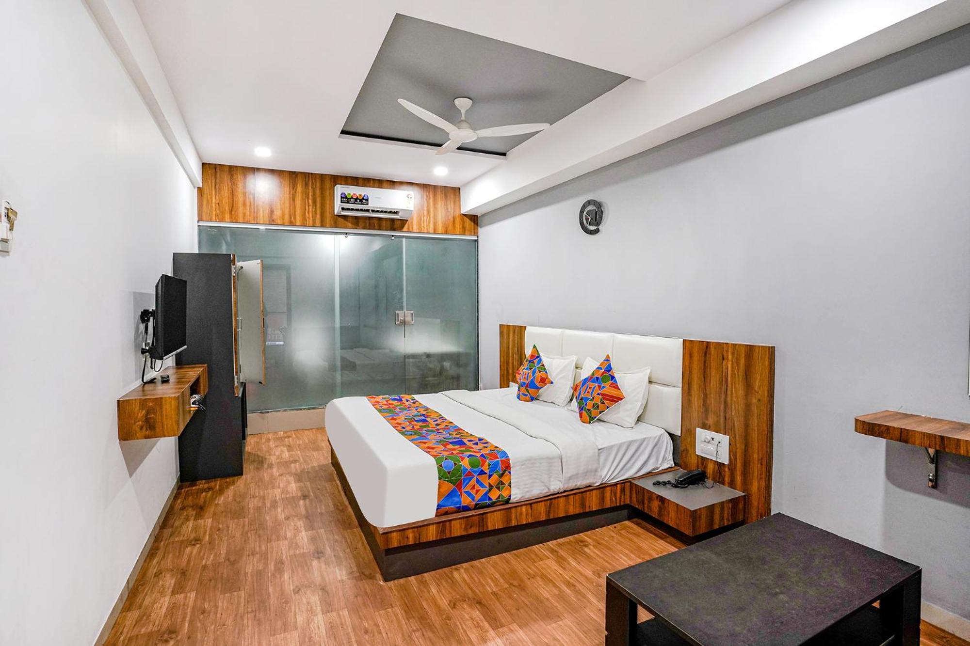 Fabhotel The Valentine - Udhna Road Surate Exterior foto