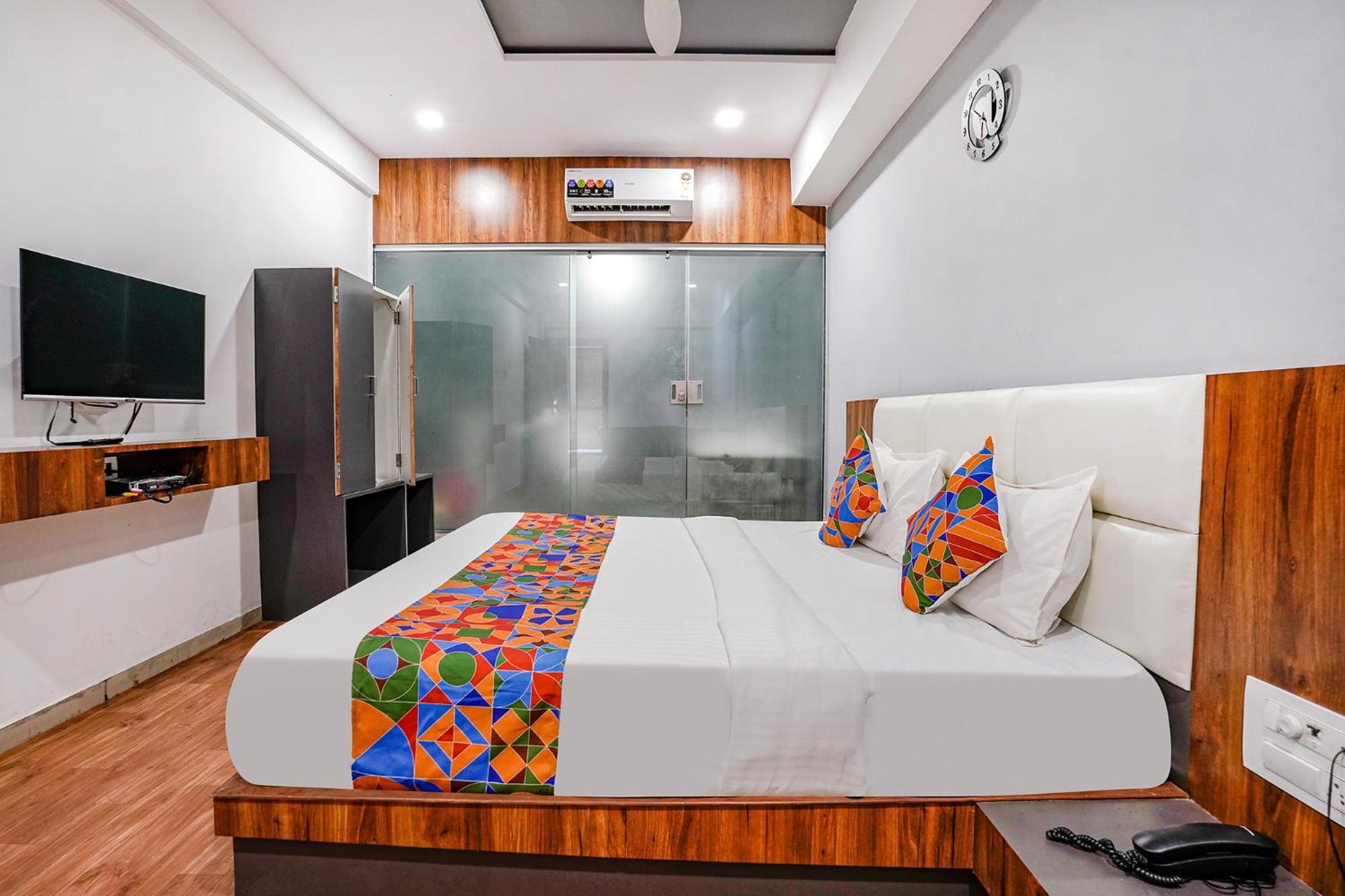Fabhotel The Valentine - Udhna Road Surate Exterior foto